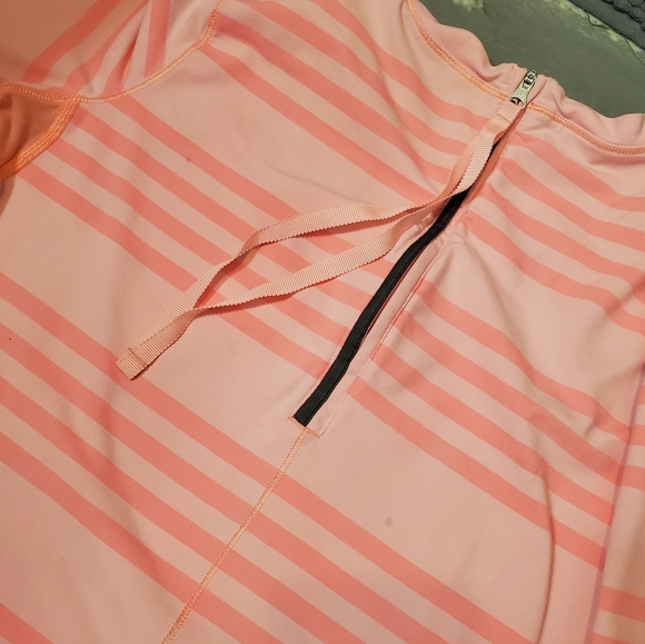Lululemon Run: Warm Up Crew. Orange and pink. Stripes. Size 6. - Picture 11 of 14
